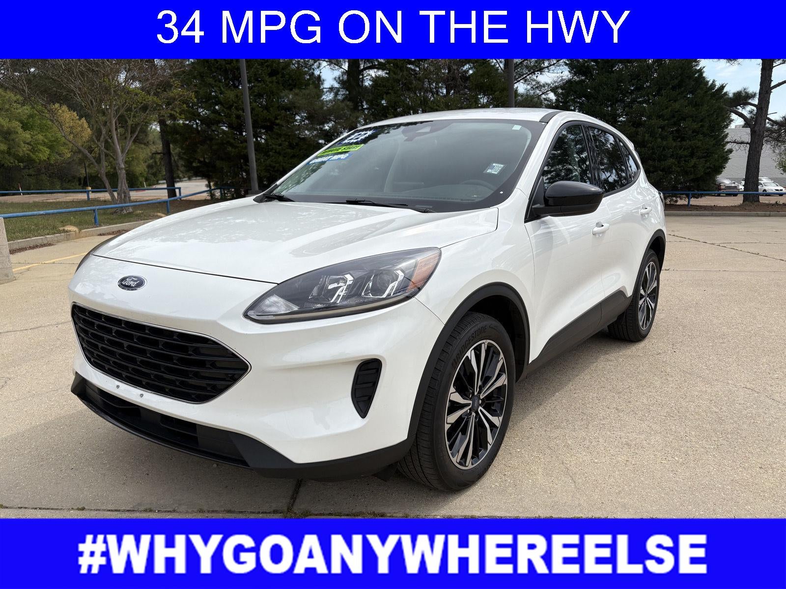 2022 Ford Escape SE in Star White Metallic Tri-Coat — front three-quarter view