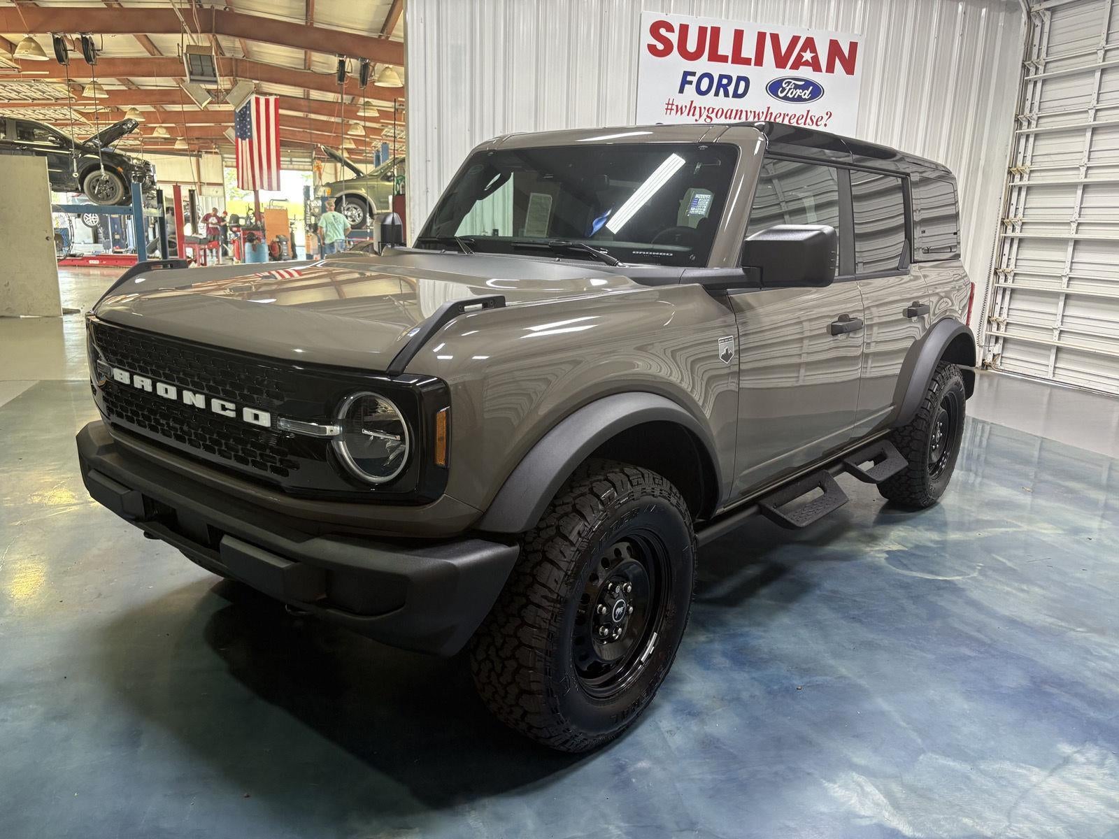 2026 Ford Bronco Big Bend in Marsh Gray — front three-quarter view