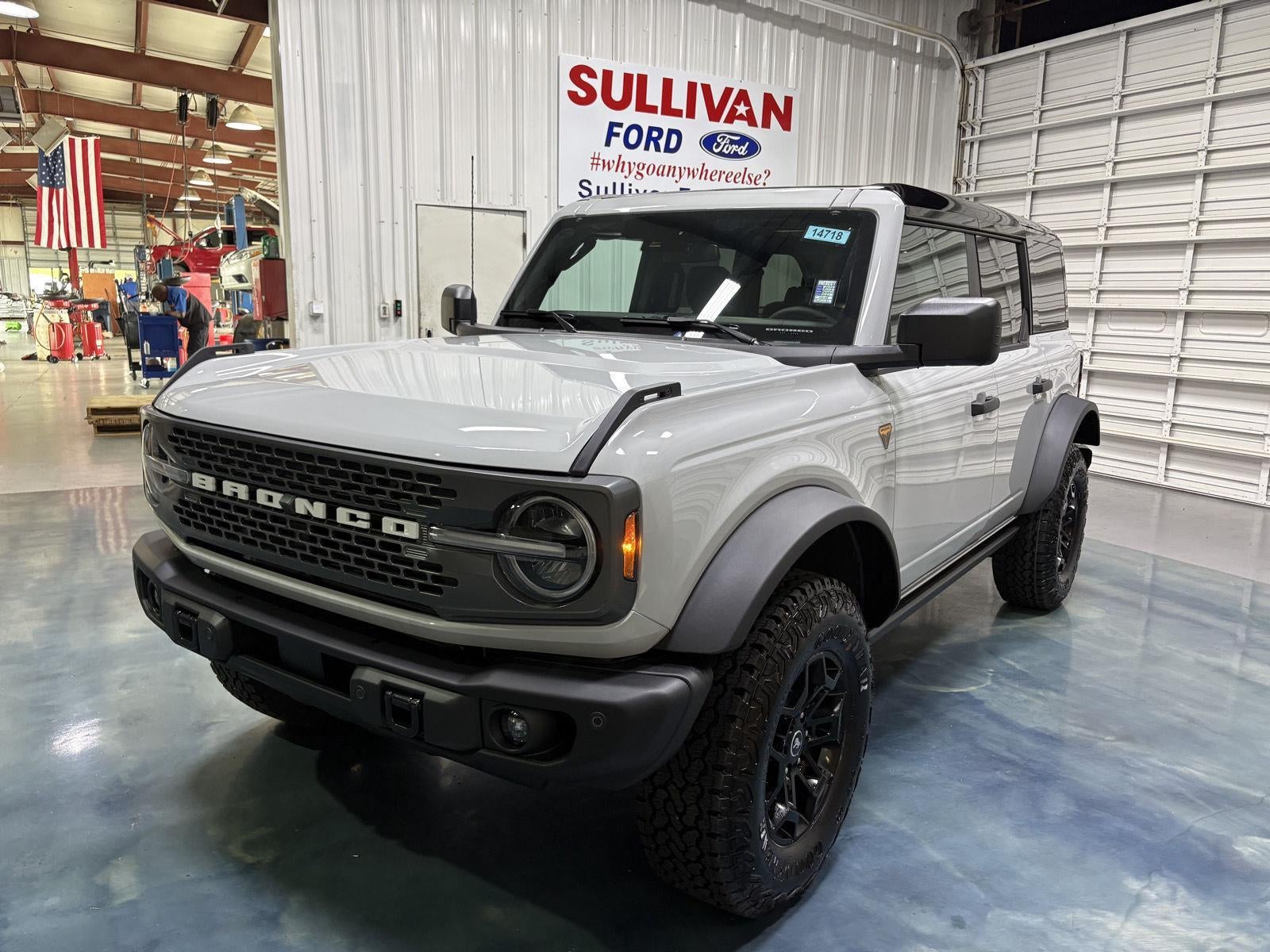 2026 Ford Bronco Badlands in Avalanche — front three-quarter view
