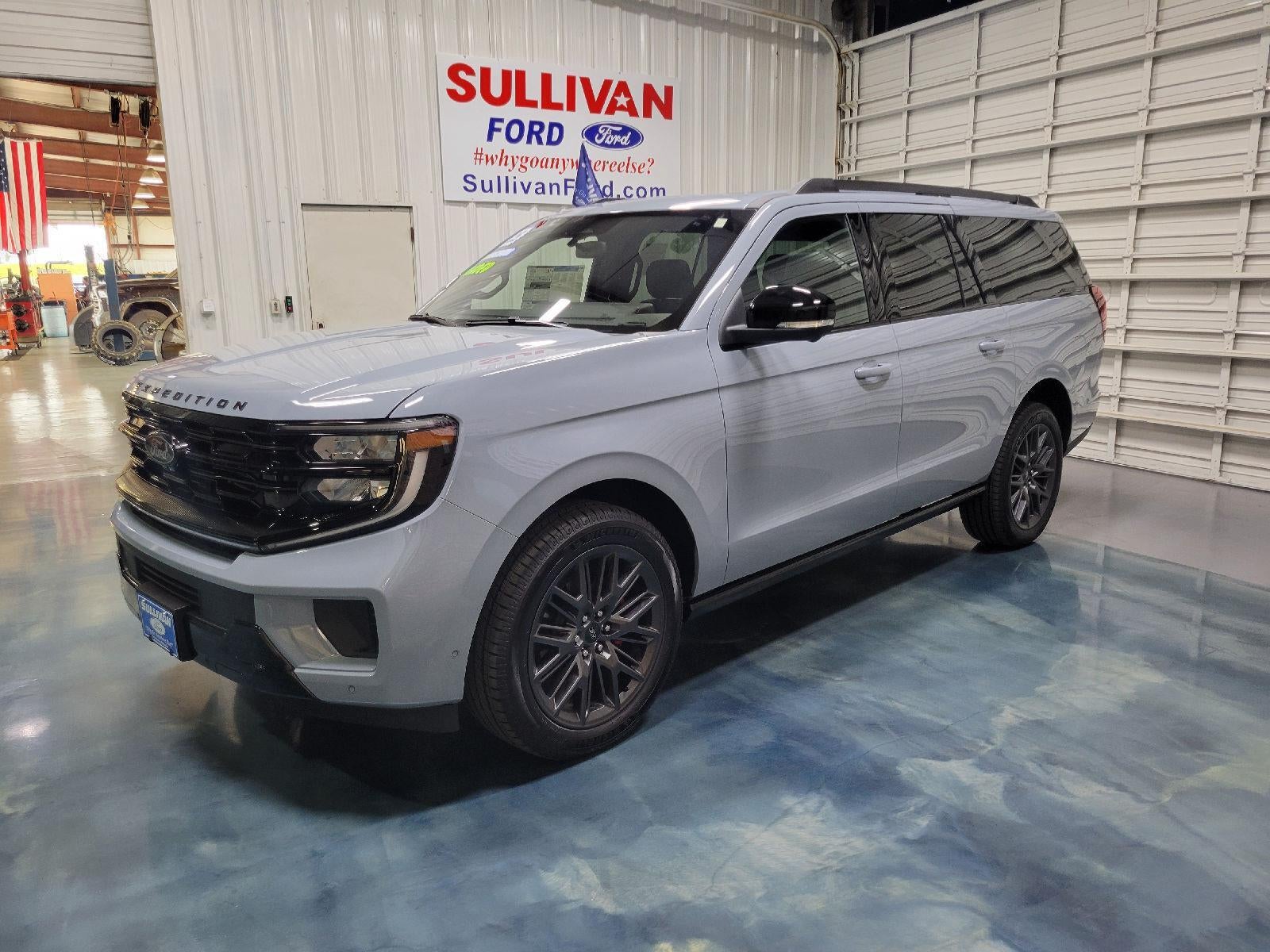 2025 Ford Expedition Max Platinum MAX in Glacier Gray Metallic Tri-Coat — front three-quarter view